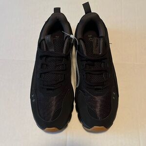 Men’s Under Armour Size 10 Black and Brown Running Shoes